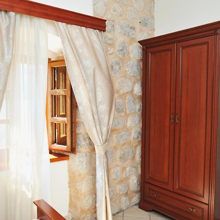 Lady Of The Rocks Apartments بيراتس المظهر الخارجي الصورة