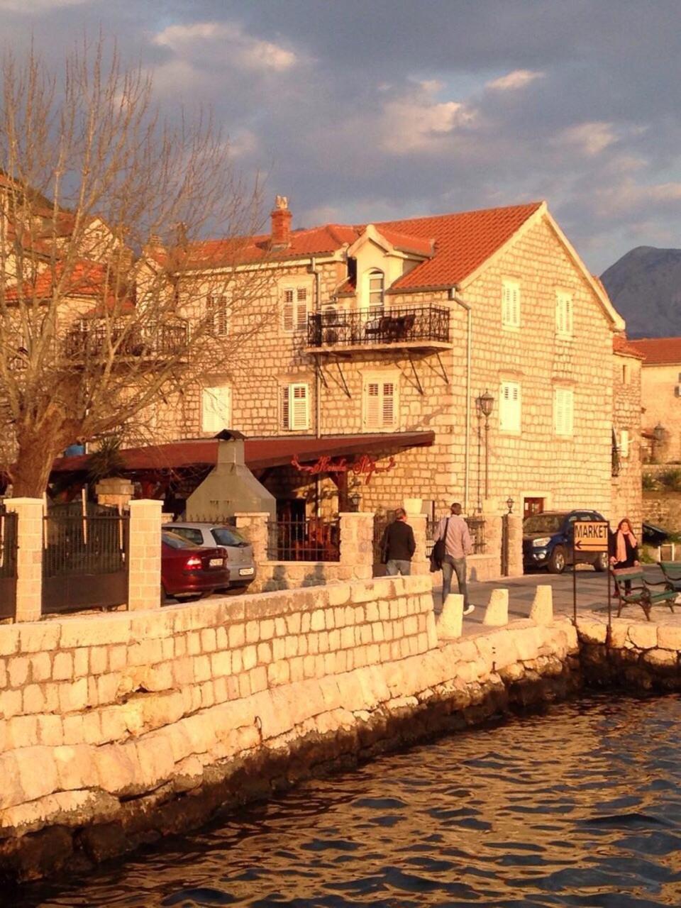 Lady Of The Rocks Apartments بيراتس المظهر الخارجي الصورة