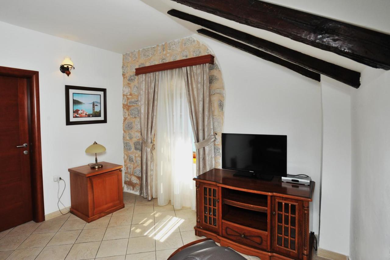 Lady Of The Rocks Apartments بيراتس المظهر الخارجي الصورة