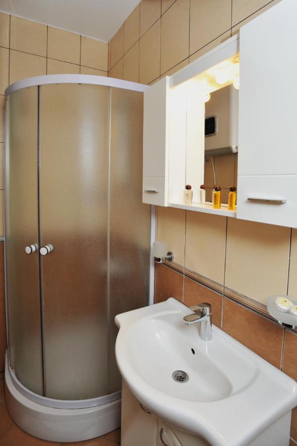 Lady Of The Rocks Apartments بيراتس المظهر الخارجي الصورة