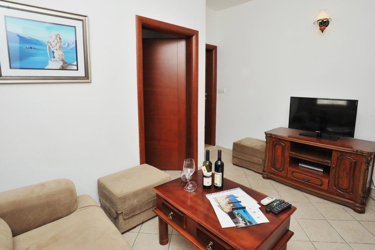 Lady Of The Rocks Apartments بيراتس المظهر الخارجي الصورة
