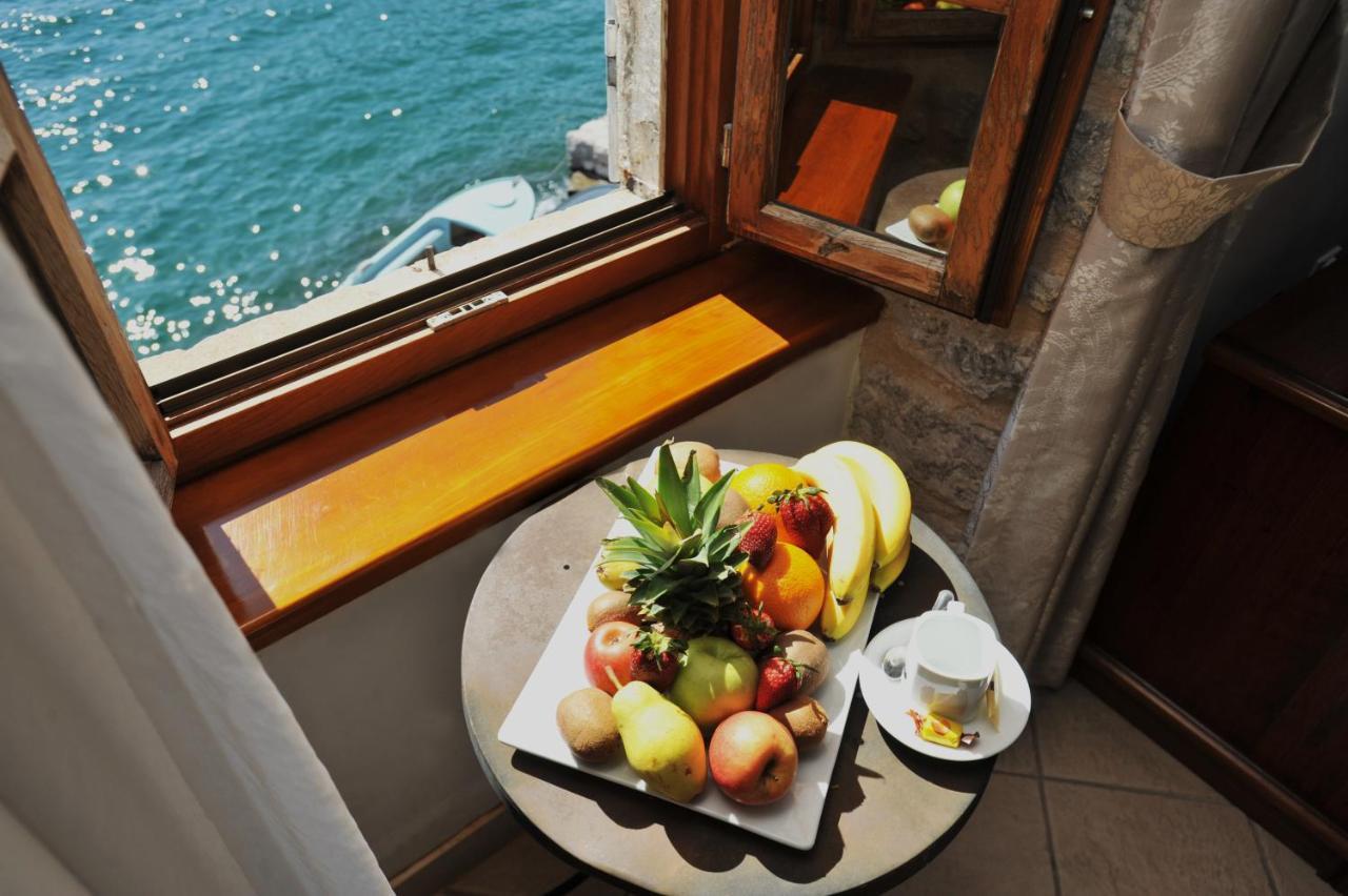 Lady Of The Rocks Apartments بيراتس المظهر الخارجي الصورة