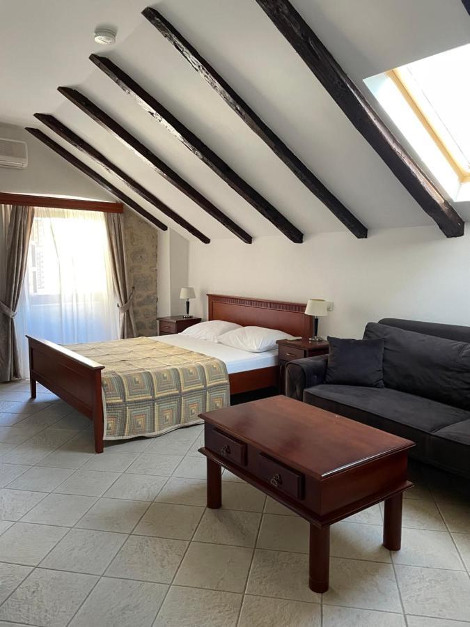 Lady Of The Rocks Apartments بيراتس المظهر الخارجي الصورة